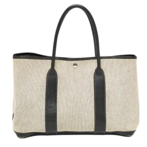 Pre-owned Canvas handbags