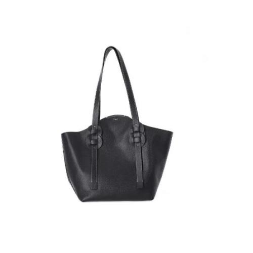 Pre-owned Leather handbags