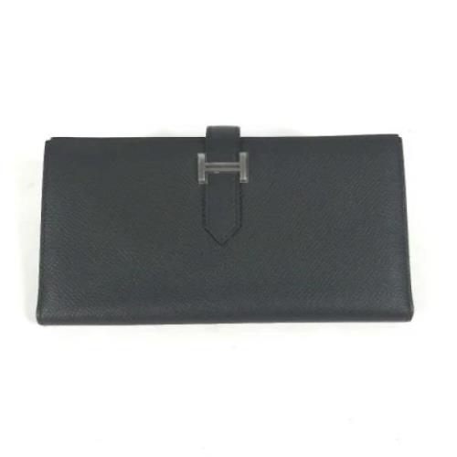 Pre-owned Leather wallets