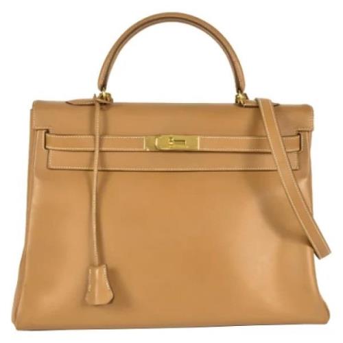 Pre-owned Leather handbags