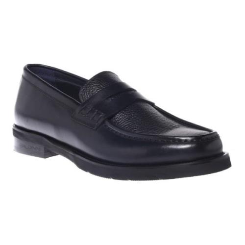 Loafers in dark blue leather and tumbled leather