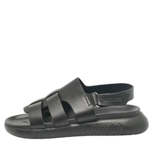 Pre-owned Leather sandals