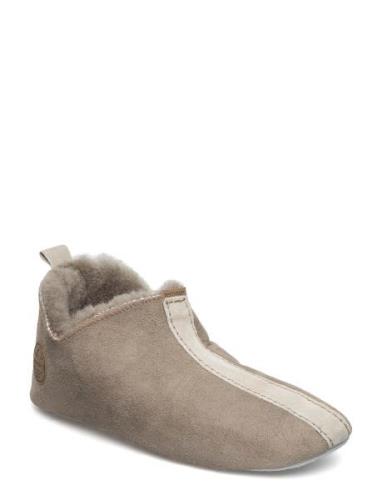 Lina Slippers Tøfler Beige Shepherd